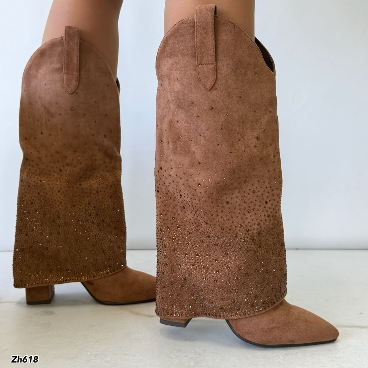 Bota caña alta café doblez apliques brillante tacon 10cm   HX3079-B0137