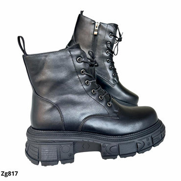 Botin negro cierre lateral suela 5cm  IS14-070