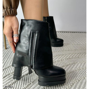 Botin negro doblez detalle cierre suela 3cm tacon 13cm  255-067
