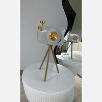 Articulo decorativo camara cristal detalles dorado  13cm* 4,5cm* 10cm*   base 17cm
