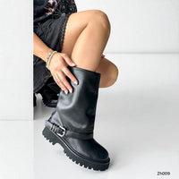 Botin negro doblez correa detalle plateado suela 4cm  HX3080-C1070