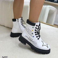 Botin blanco detalle letras negro suela 4cm  IS14-83