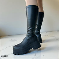 Bota caña media negro plataforma 7cm  255-056