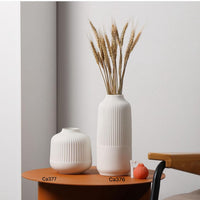 Jarron blanco ceramica mediano   11cm* 25cm