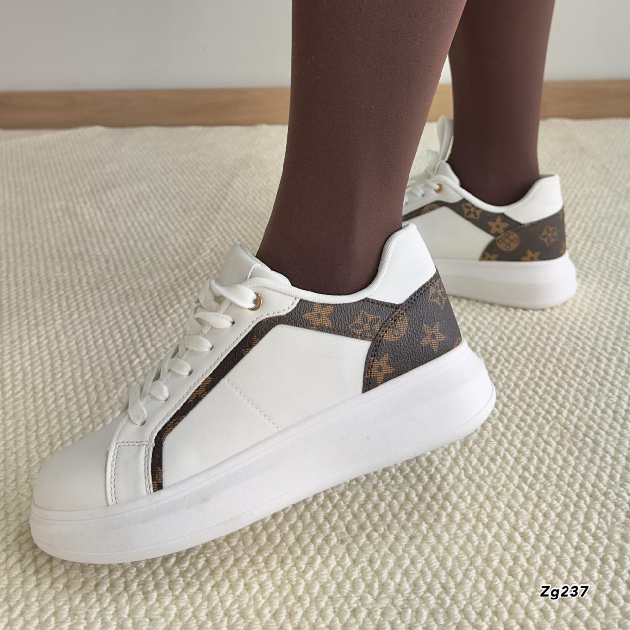 Tenis blanco detalle café suela 4cm  K2332  C-10