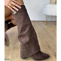 Bota caña alta café doblez detalle dorado tacon 9cm  52201   C-109