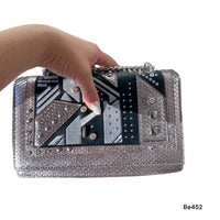 Bolso negro detalles plateados apliques   22cm* 13cm* 9cm*  6562  C-B