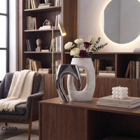 Set dos jarrones union blanco y plateado ceramica 13,5cm* 8cm* 21cm - 12cm* 11cm* 17cm