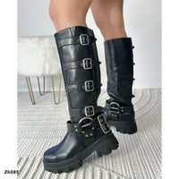 Bota caña alta negro detalle correas suela 5cm  HX3109-C1130