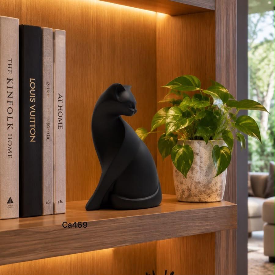 Articulo decorativo gato negro caminando  8cm* 6cm* 19cm