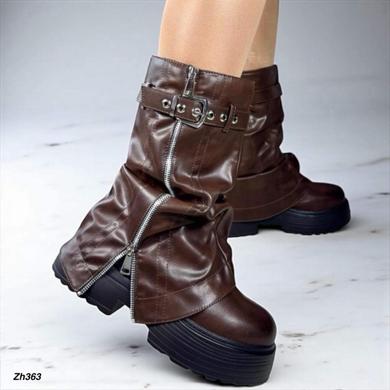 Bota cafe doblez correa y cierre plateado suela 7cm   AC9A-AX7296-01  C-128