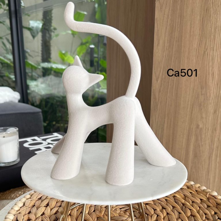Articulo decorativo gato pequeño gris caminando 18,5cm* 12cm* 20cm