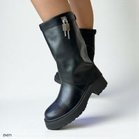 Bota caña media negro doblez detalle plateado tacon 6cm  255-050