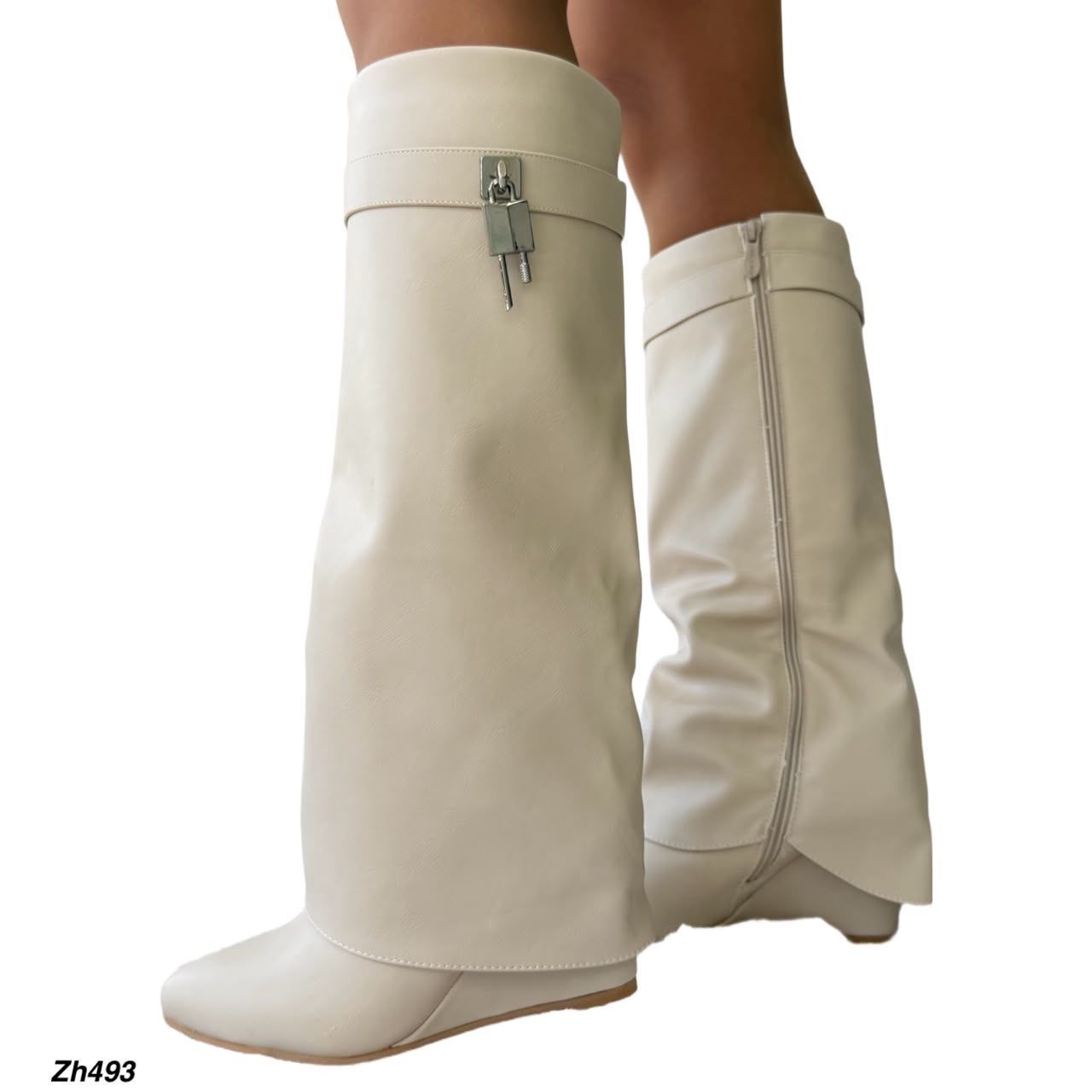 Bota caña alta beige doblez detalle plateado tacon corrido 9cm  SM570  C-157