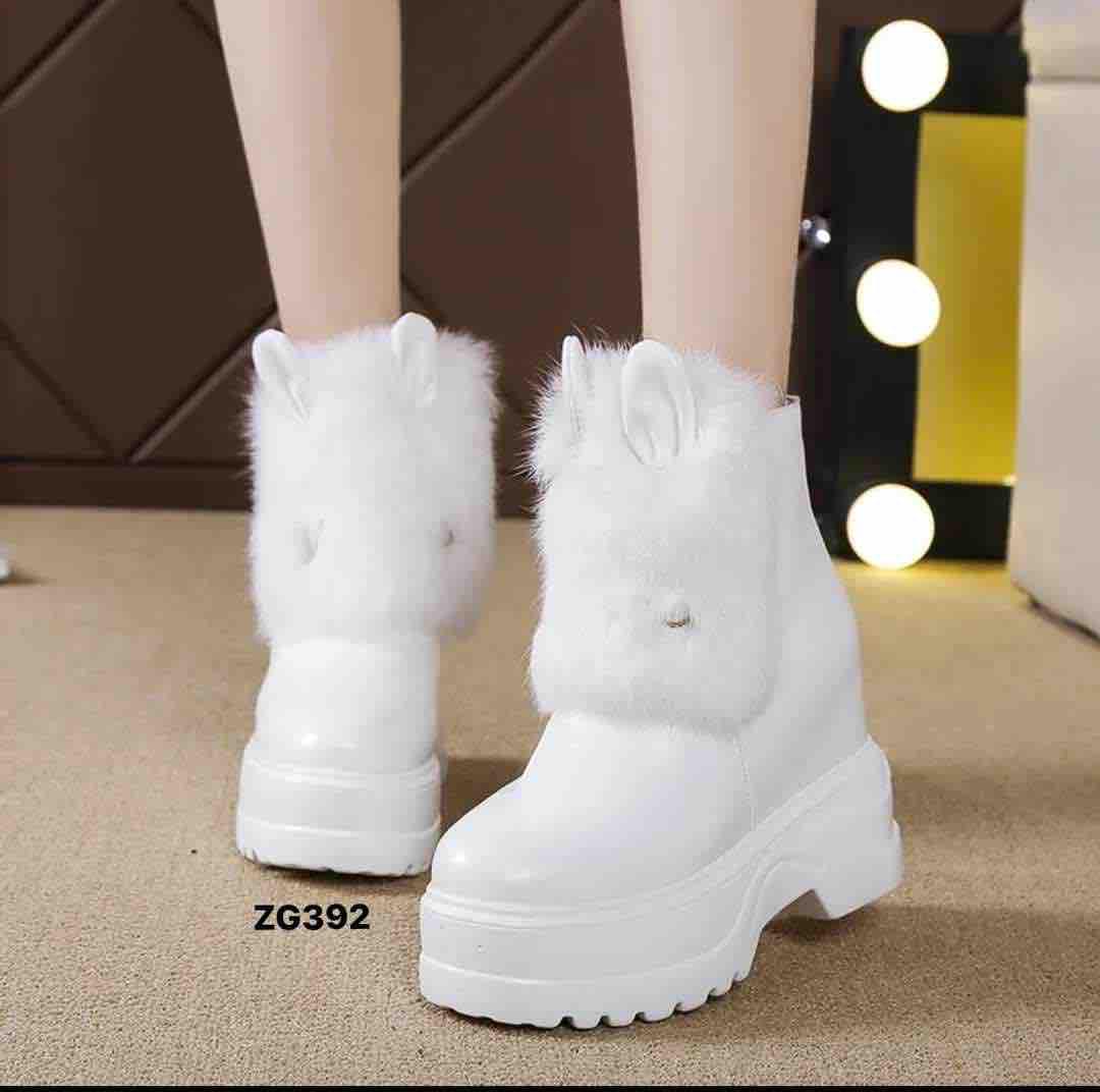 Botin blanco detalles peludo suela 6cm   A161  C-2