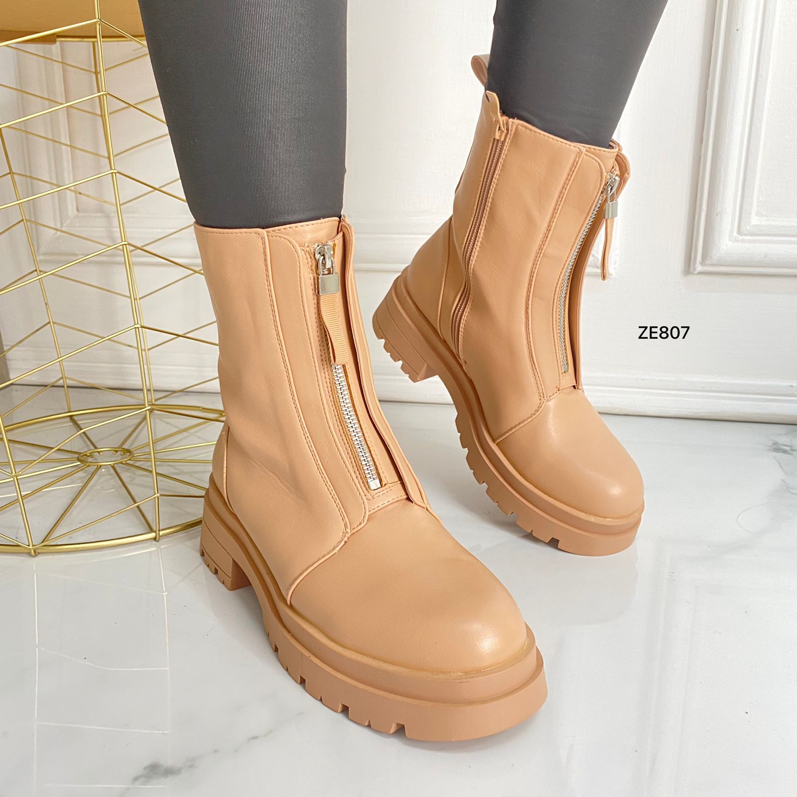 Botin beige cierre frontal suela 3cm 8503 C2
