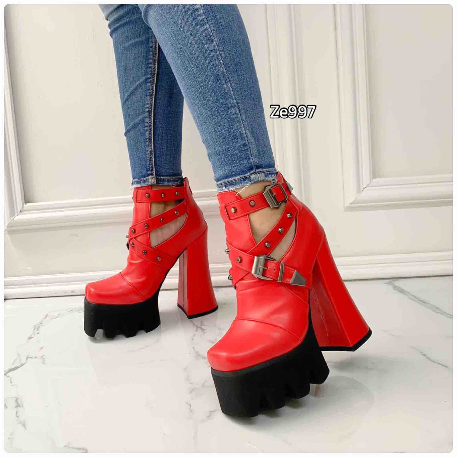 Botin rojo correas tacon 15cm    26