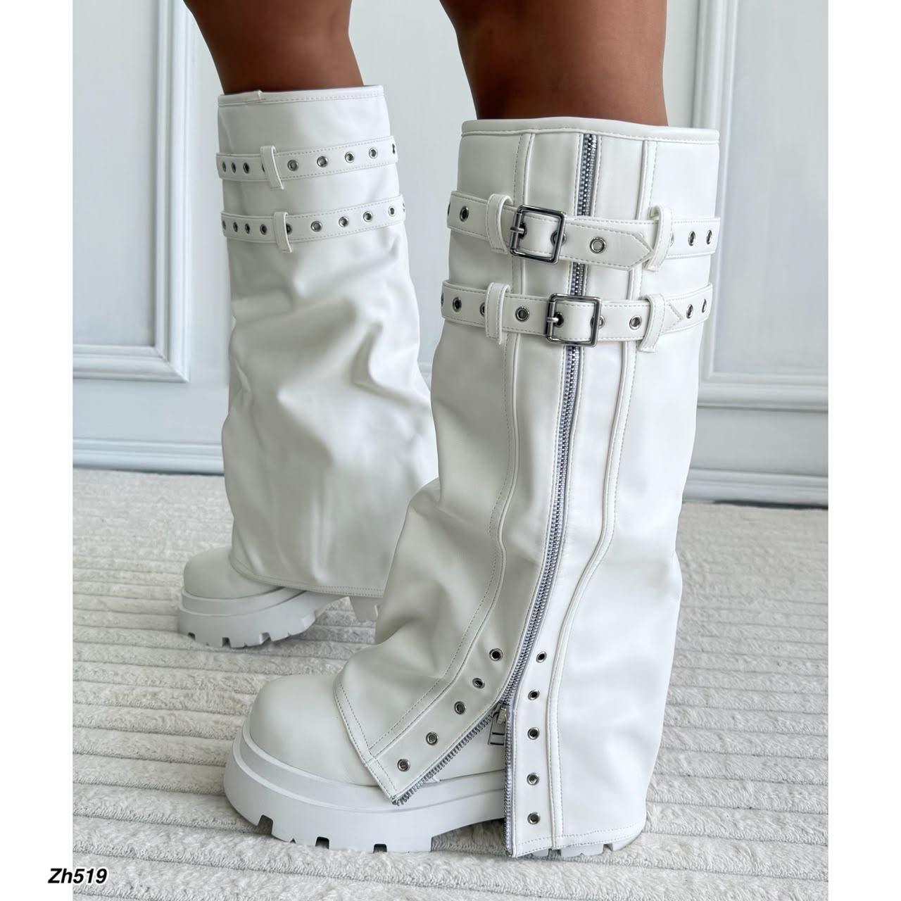 Bota caña alta blanco doblez cierre y correas plateado suela 6cm   HX3167-B9578