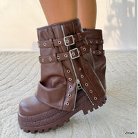 Bota café doblez detalle correa y cierre plateado suela 8cm  HX3231-B9727