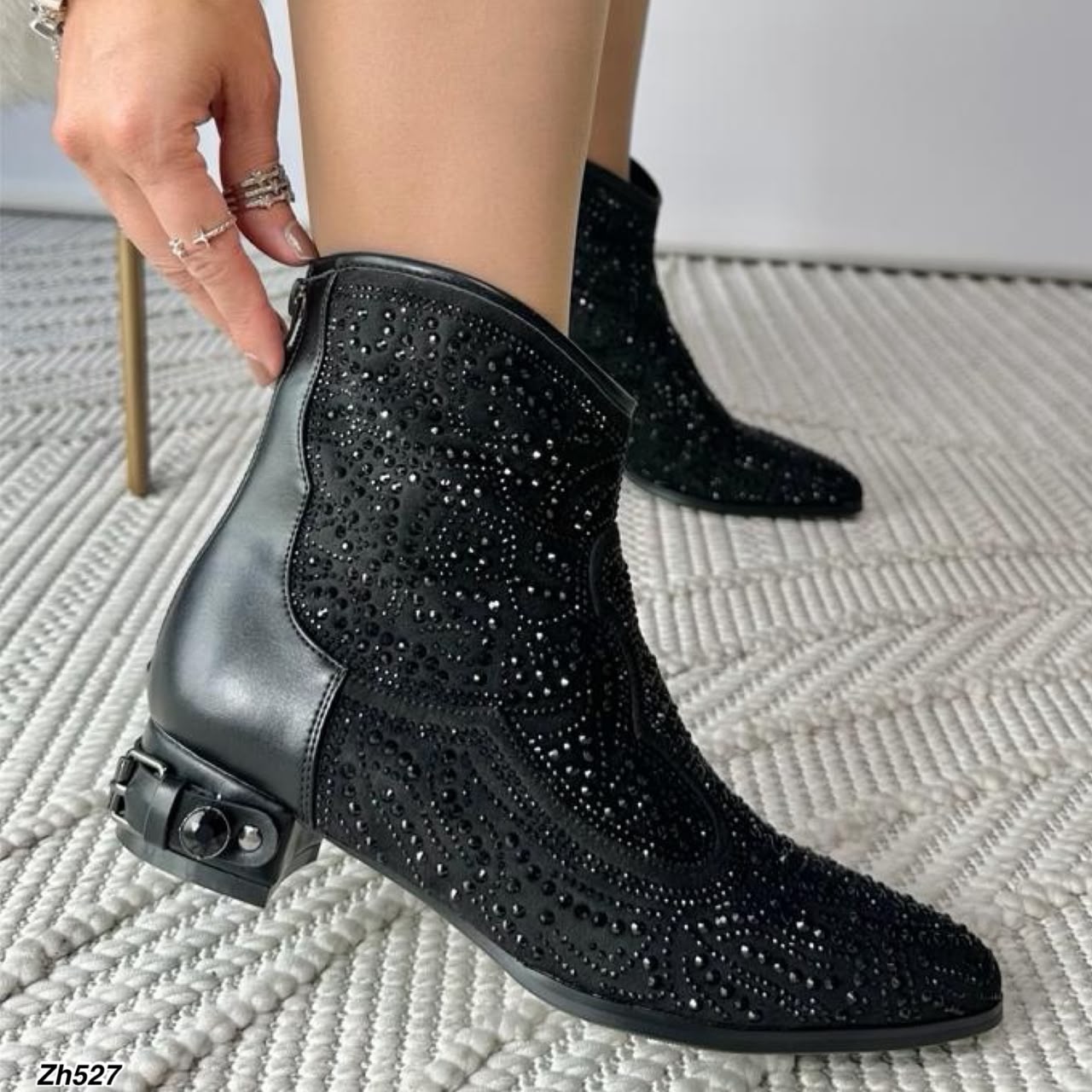 Botin texano negro apliques brillantes tacon 3cm  HX3160-C1191