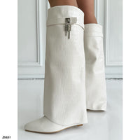 Bota caña alta blanco doblez textura detalle plateado tacon corrido 9cm  HX2697-C1179A