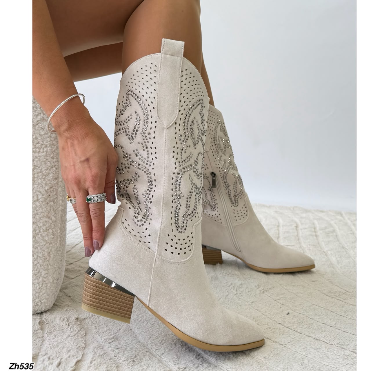 Bota texana beige apliques plateado tacon 5cm  HX3361-C1784