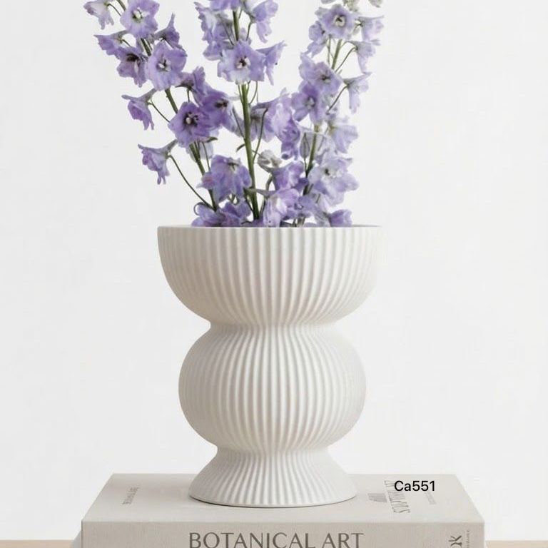 Florero moderno blanco ceramica   18.2cm* 20.4cm