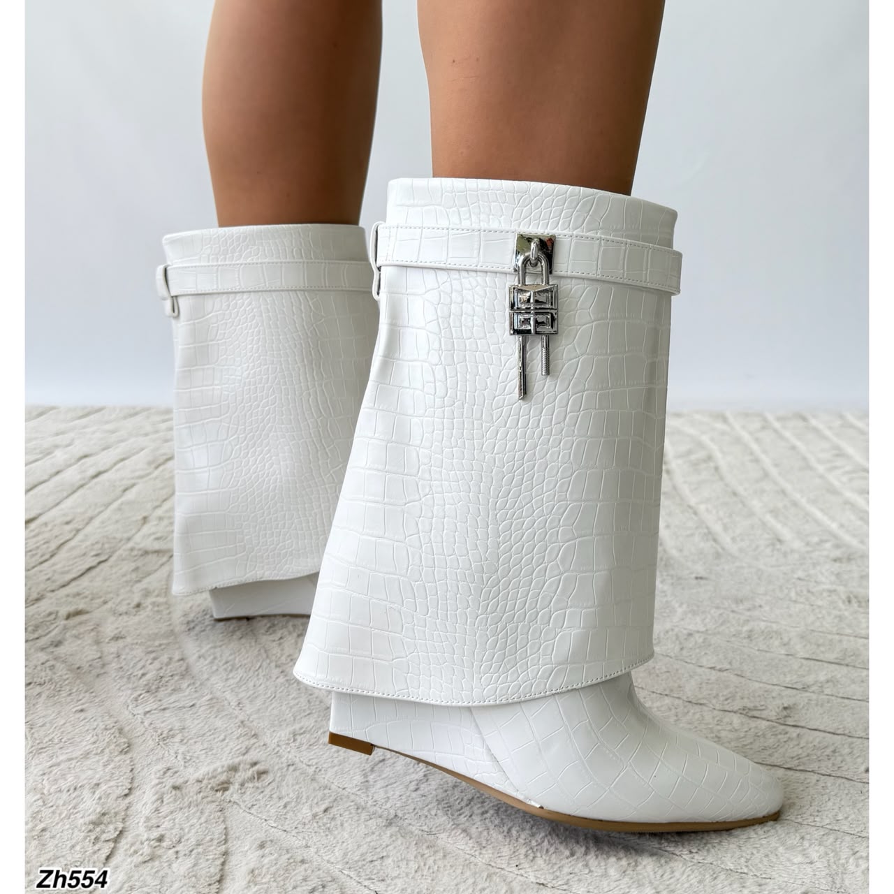 Botin blanco doblez textura detalle plateado tacon corrido 9cm   HX2697-C1808A