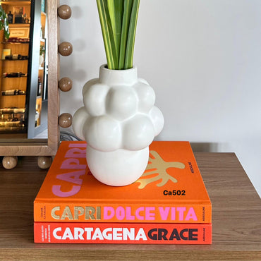 Jarron blanco diseño burbujas ceramica  19cm* 19cm* 25cm