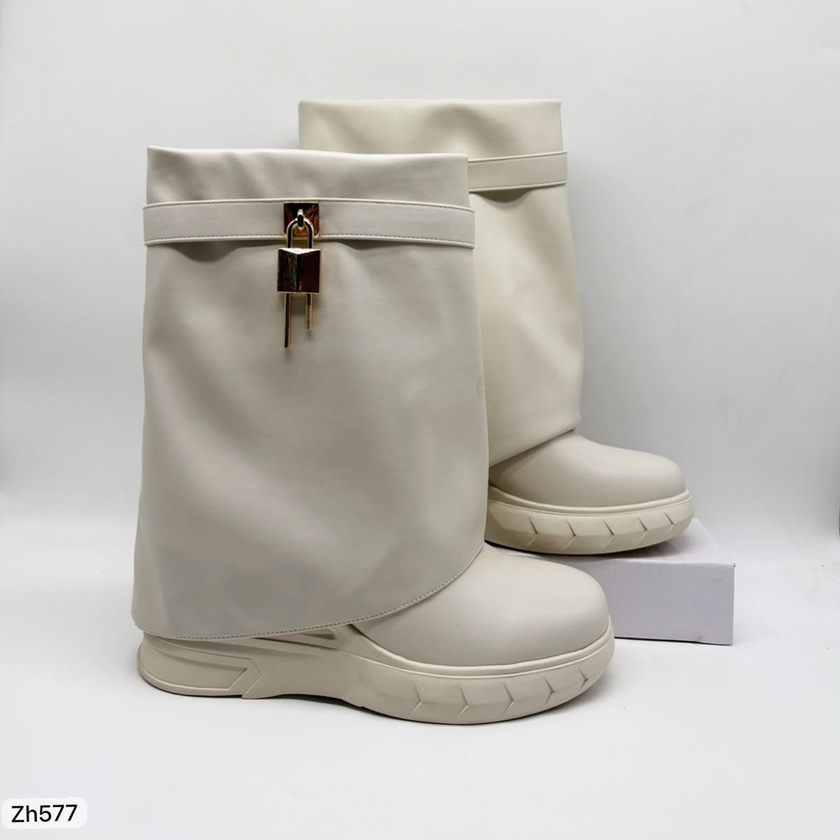 Bota beige doblez detalle dorado tacon corrido 8cm  HX3090-C1099