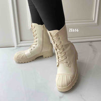 Botin beige suela 4cM CM9051