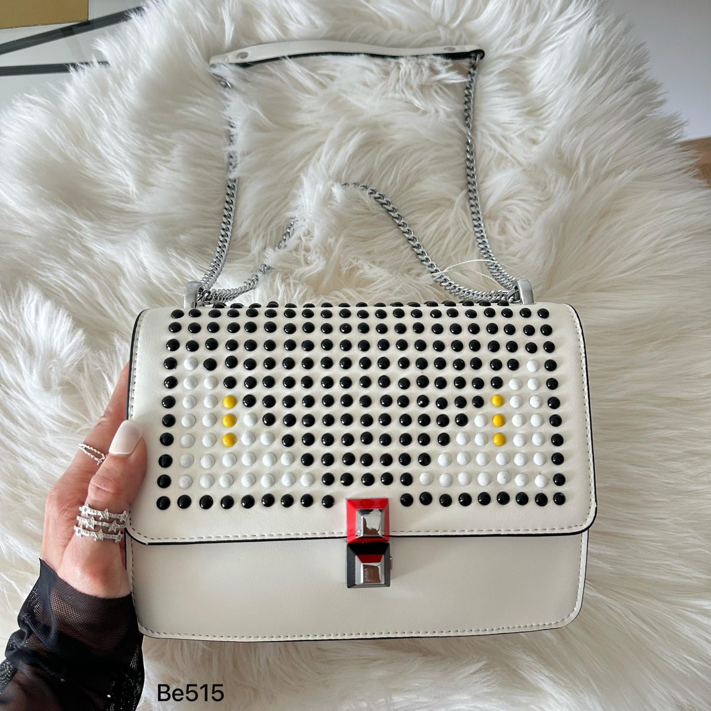 Bolso blanco apliques negro ojos blanco cadena plateado  22cm* 9cm* 17cm   C-23196