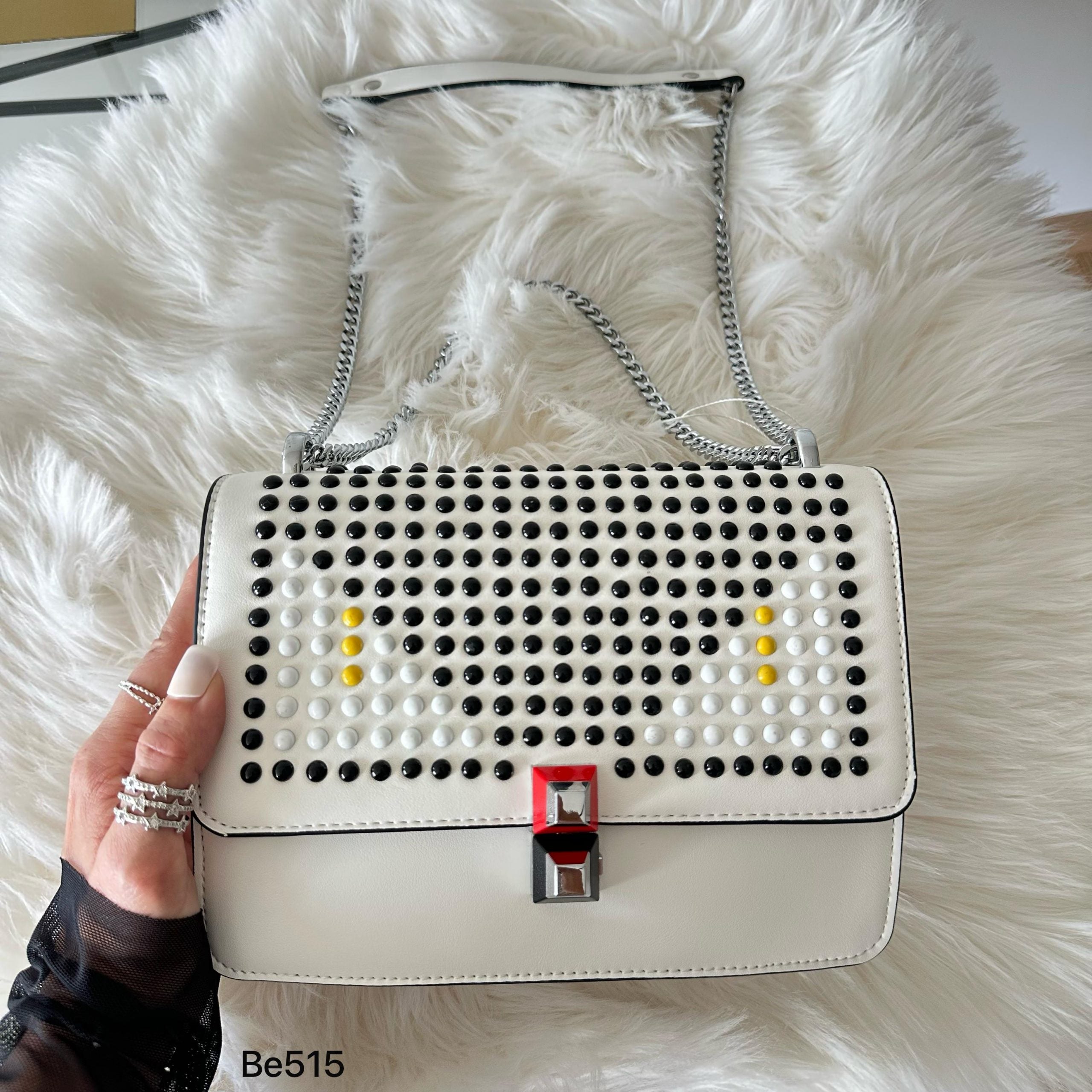 Bolso blanco apliques negro ojos blanco cadena plateado  22cm* 9cm* 17cm   C-23196