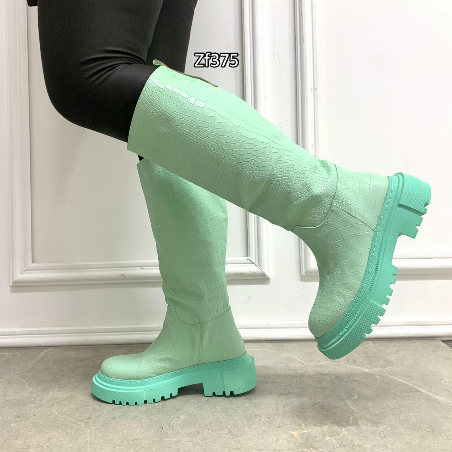 Bota caña alta verde textura suela 4cm  511  C1