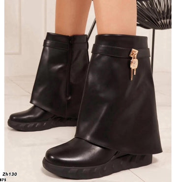 Botin negro doblez detalle dorado plataforma 9cm  8673A  C-56