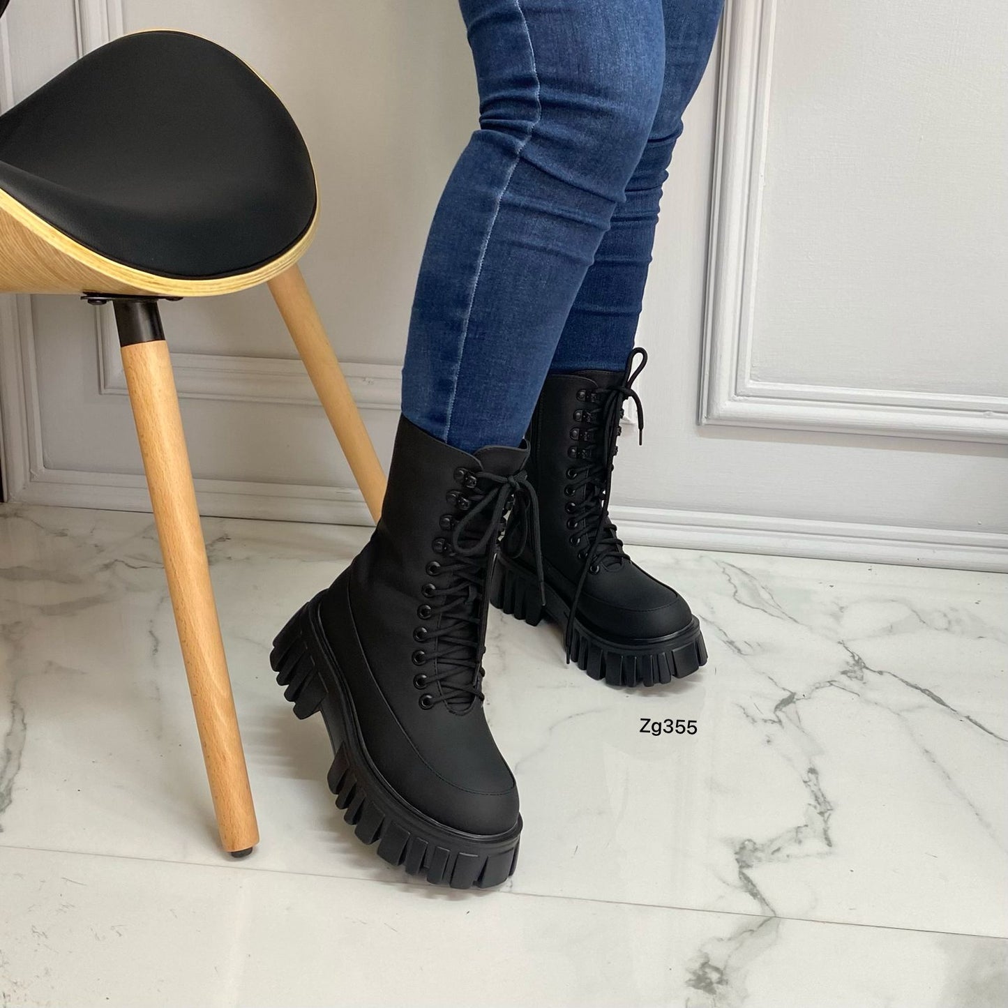 Bota negro suela 5cm LA-220 C-44