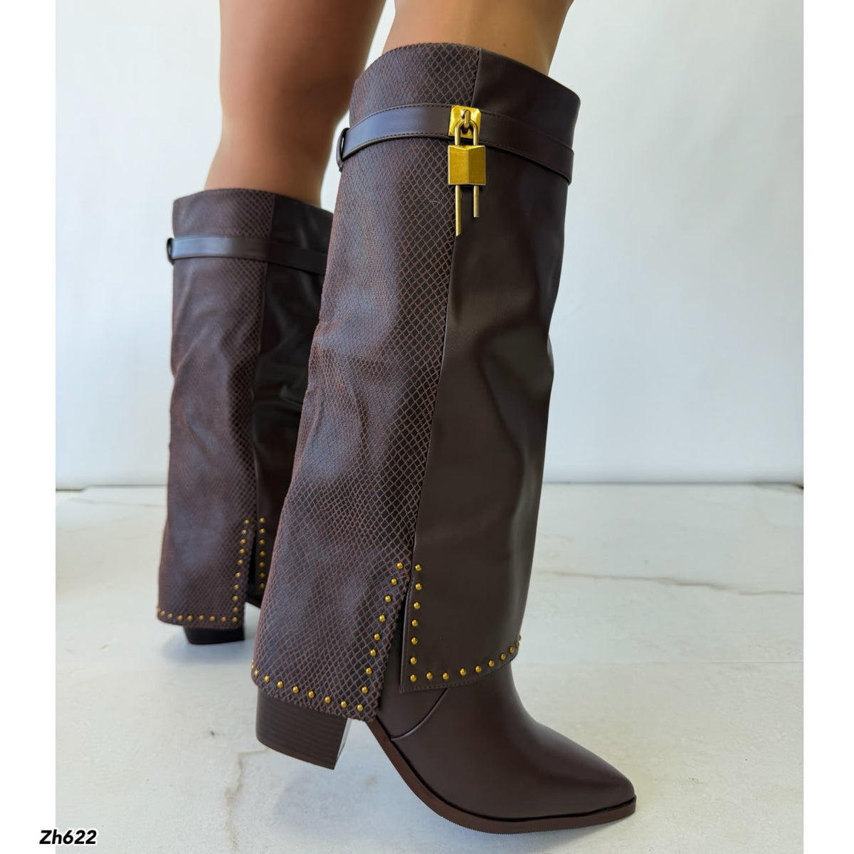 Bota texana café doblez textura apliques dorado tacon 8cm  HX3191-C1793