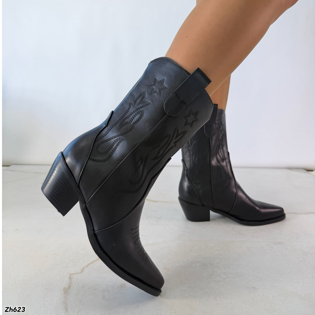 Botin texano negro tacon 6cm  HX3168-C1765