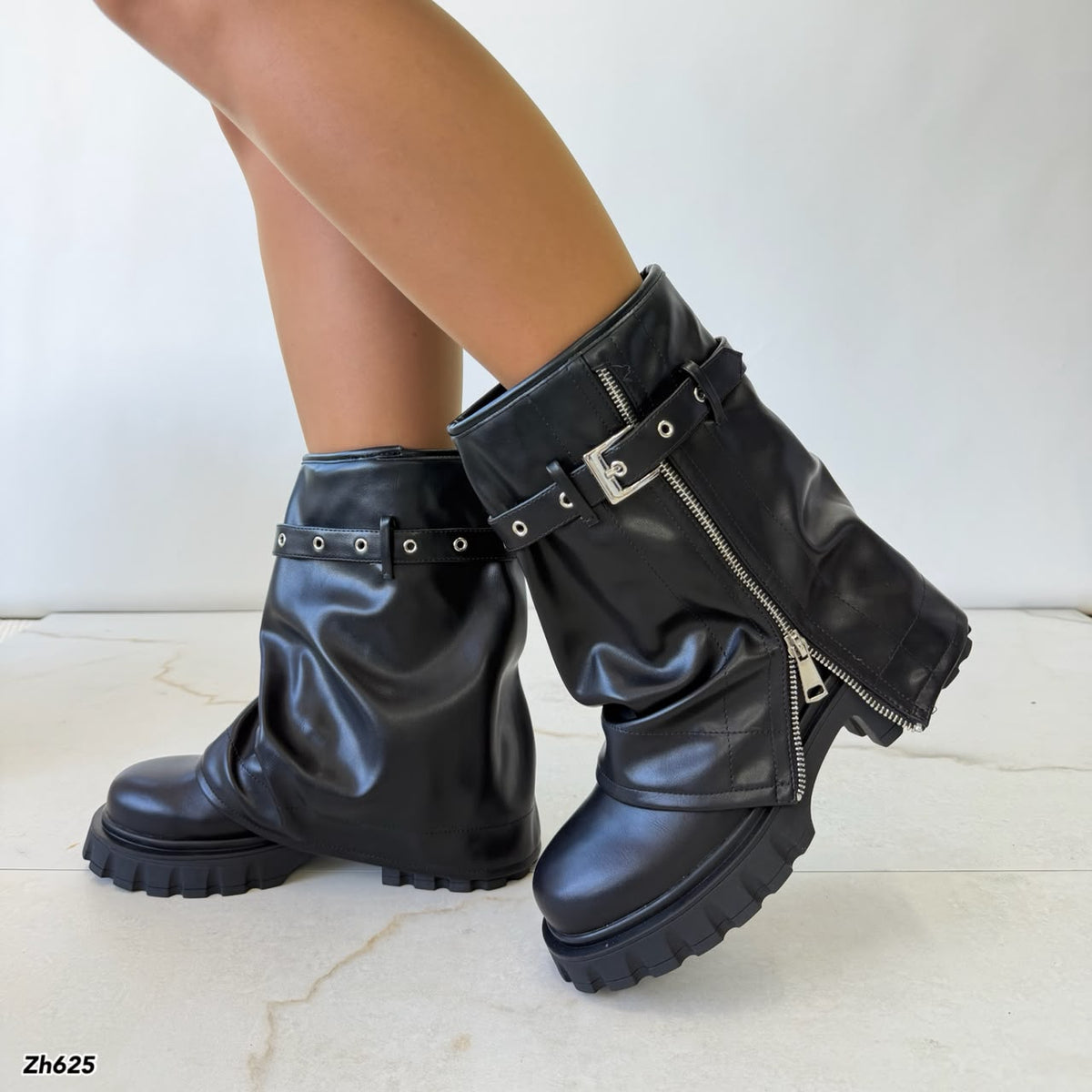 Bota negro doblez detalle cierre y correa plateado suela 5cm   HX3358-B0206