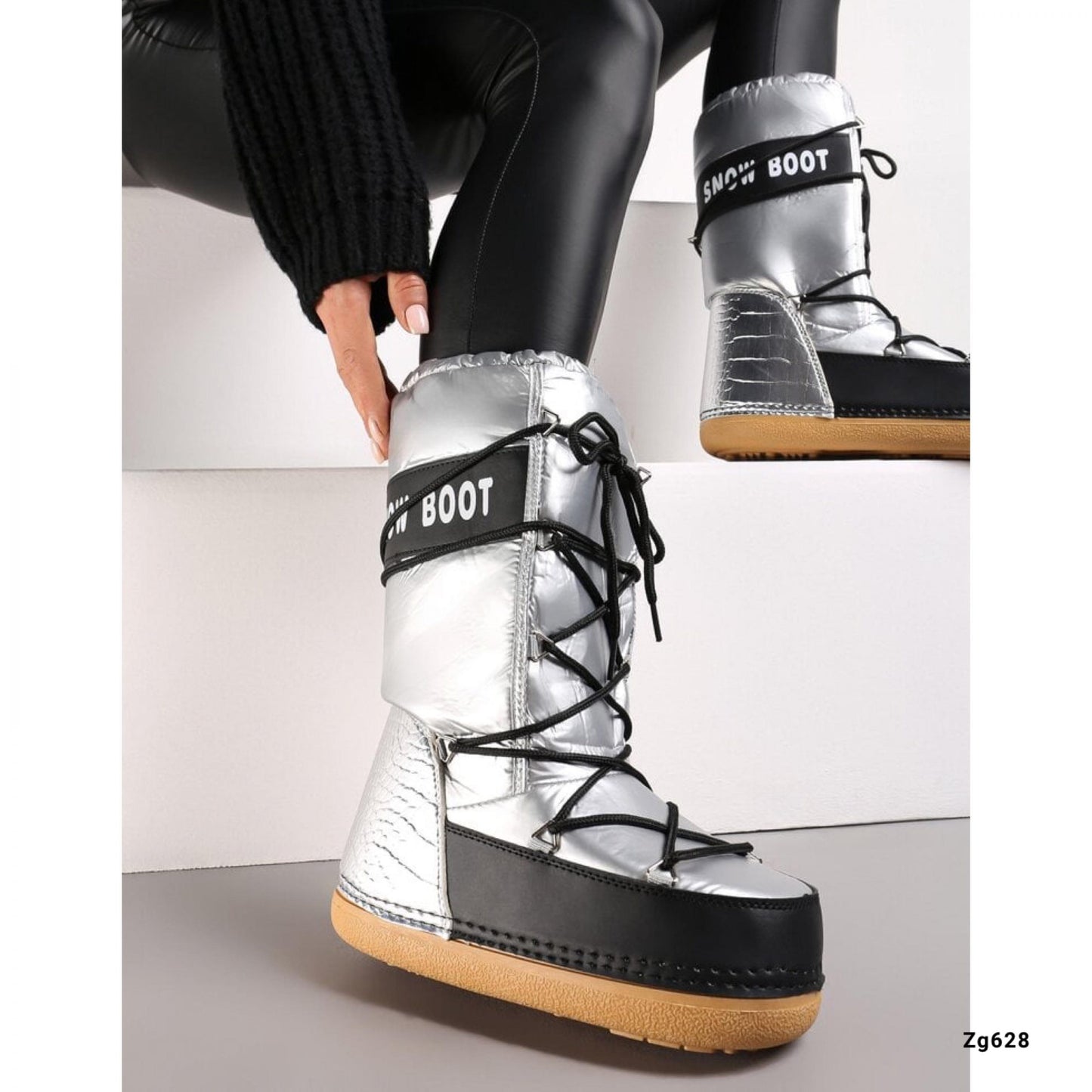 Bota plateado tipo nieve detalles negro  NB620  C-77