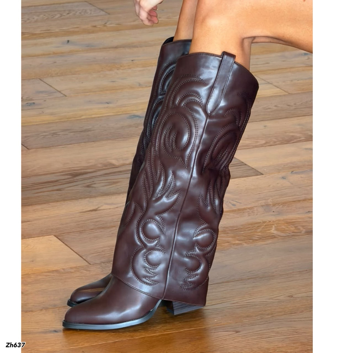 Bota texana café doblez detalles tacon 7cm  HX3157-B9545