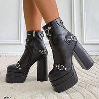 Botin negro detalle correas plateado plataforma 6cm  tacon 14cm  HX3370-B0216