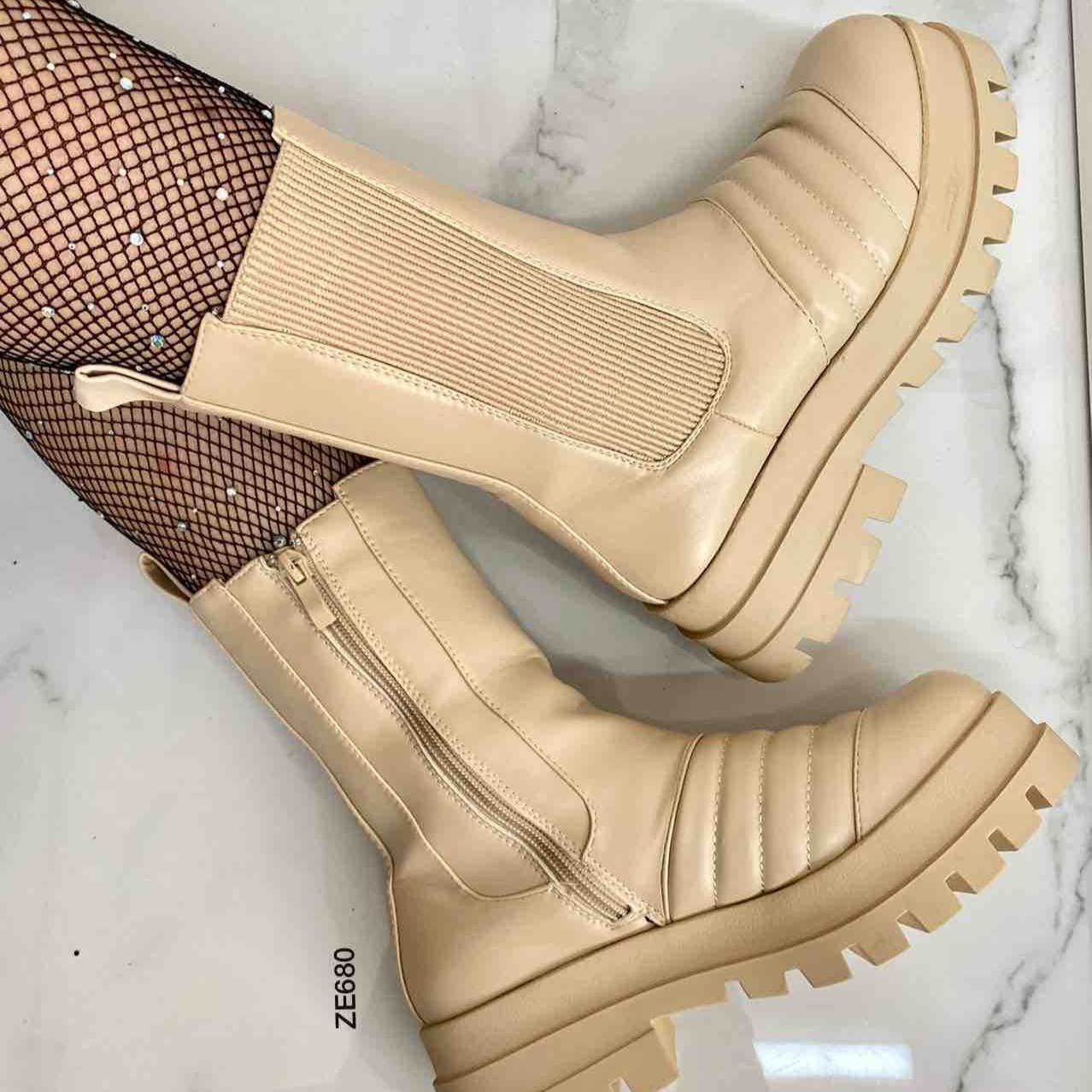 Bota beige suela 4cm  CM 6829