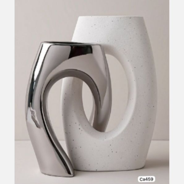 Set dos jarrones union blanco y plateado ceramica 13,5cm* 8cm* 21cm - 12cm* 11cm* 17cm