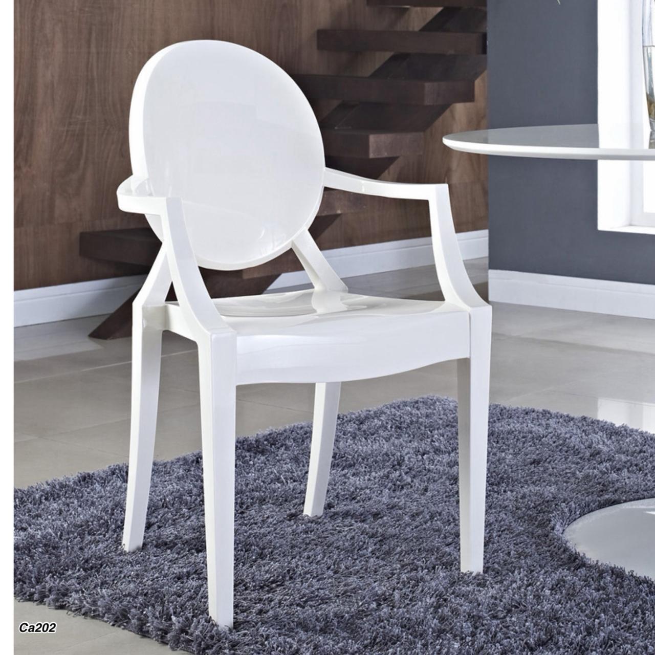Silla blanca en plastico policarbonado  50cm* 49cm* 93cm* 47cm