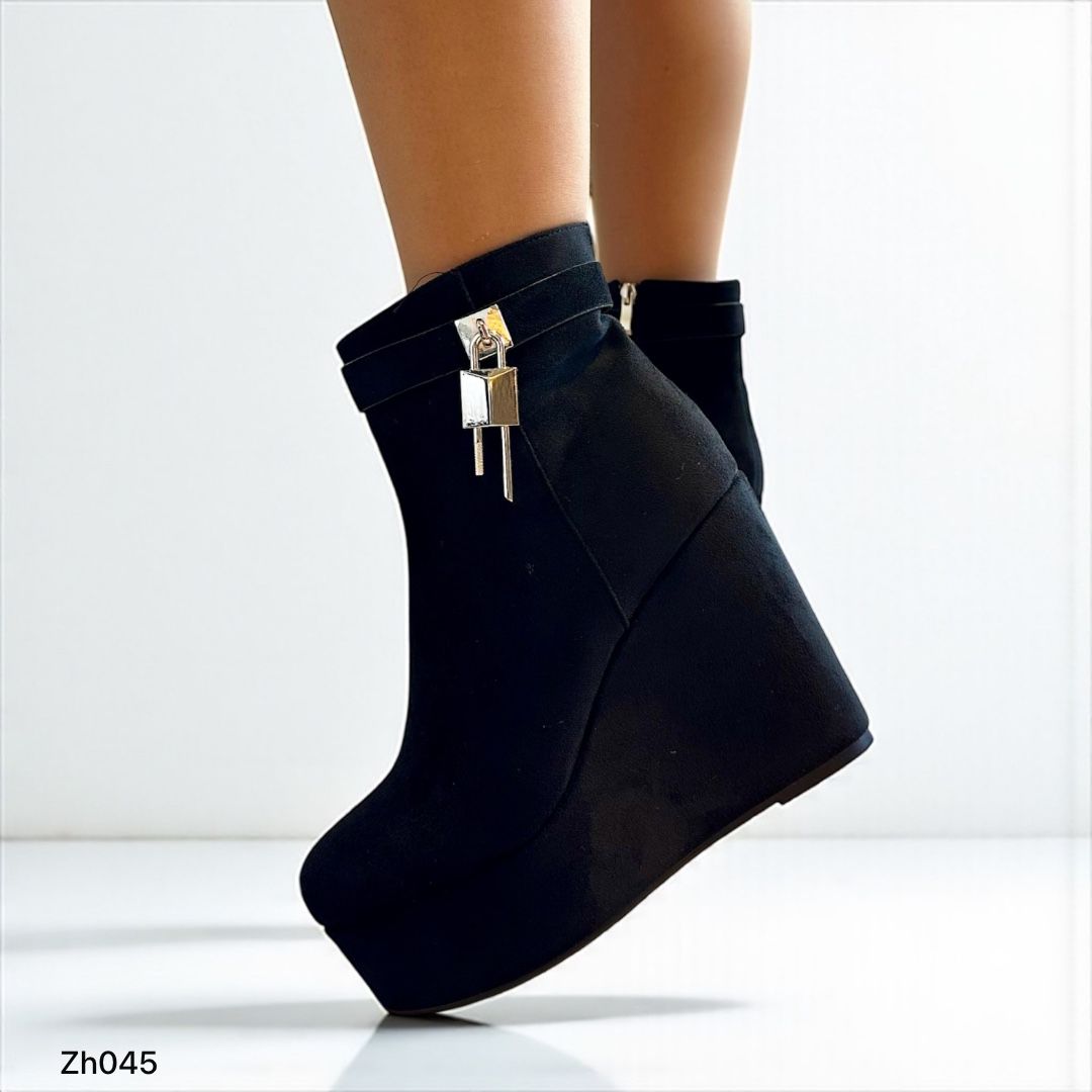 Botin negro detalle plateado plataforma 11cm   255-107