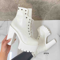 Botin blanco apliques plateados tacon 12cm  169-7   C-3