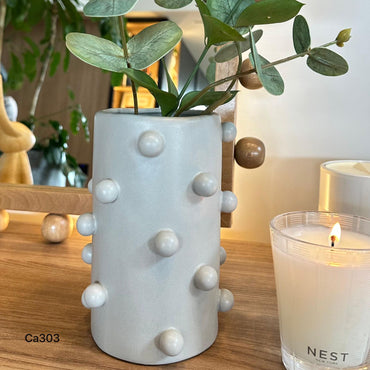 Florero gris pequeño detalle bolas ceramica  13cm* 13cm* 18cm  HP799-1