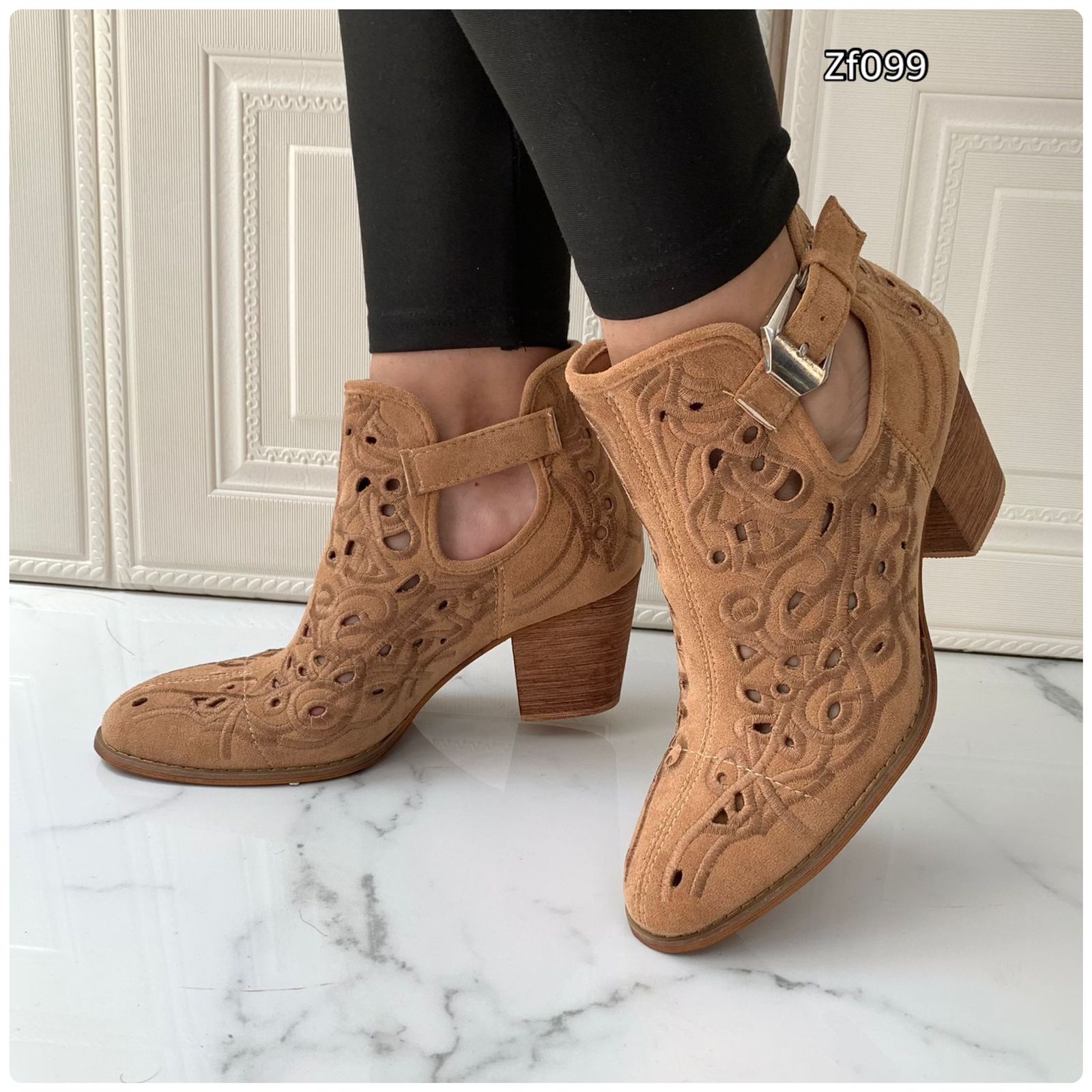 Botin beige correa tacon 7cm   VE507   C6