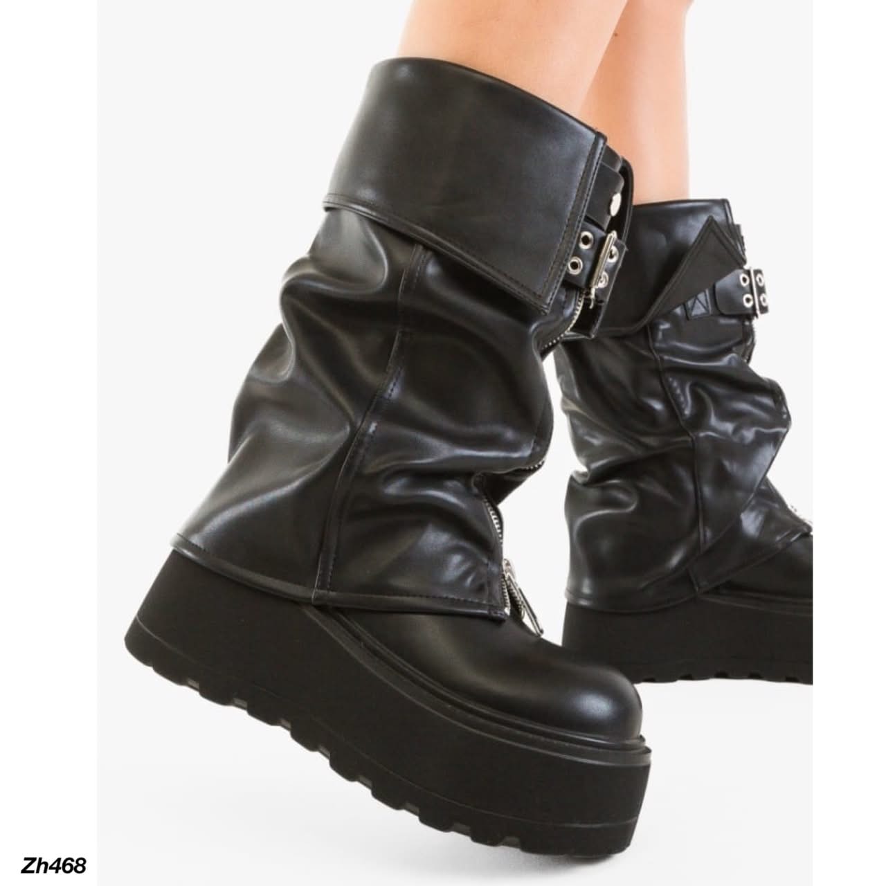 Bota caña media negro doblez detalle correa cierre frontal plataforma 7cm   K50  C-149